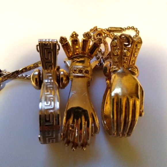 Jewelry - Vintage jewelry clips